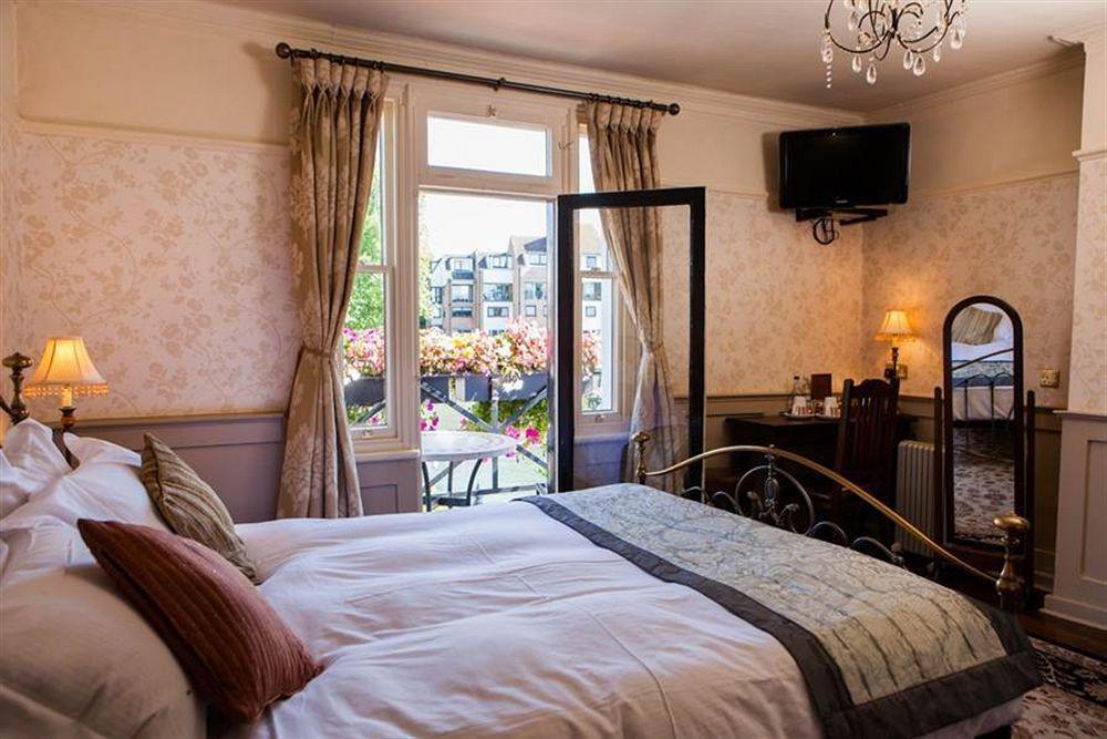 The Swan Staines-upon-Thames