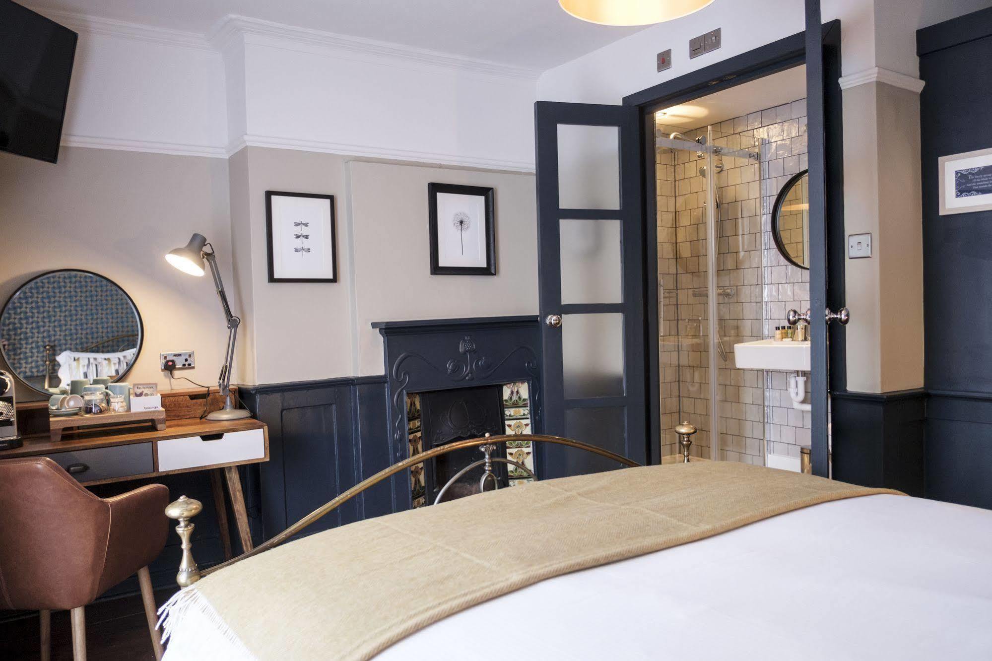 The Swan 4*